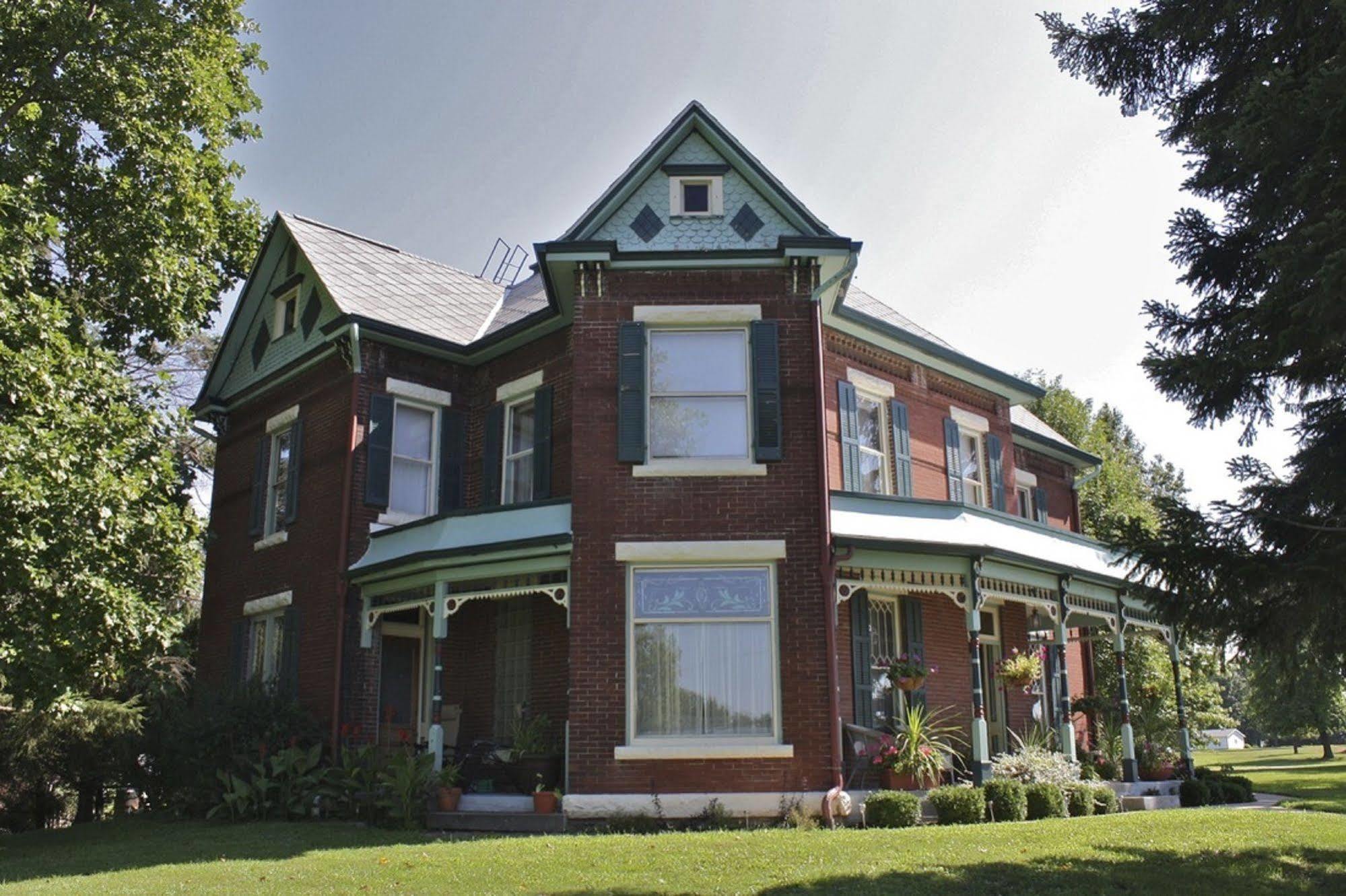 Nauvoo Grand Bed & Breakfast Hotel Exterior photo